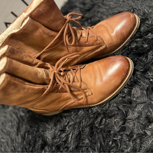 Aldo leather Boot - Picture 2 of 7